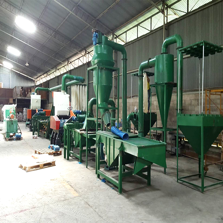 輪胎粉碎顆粒機(jī).jpg